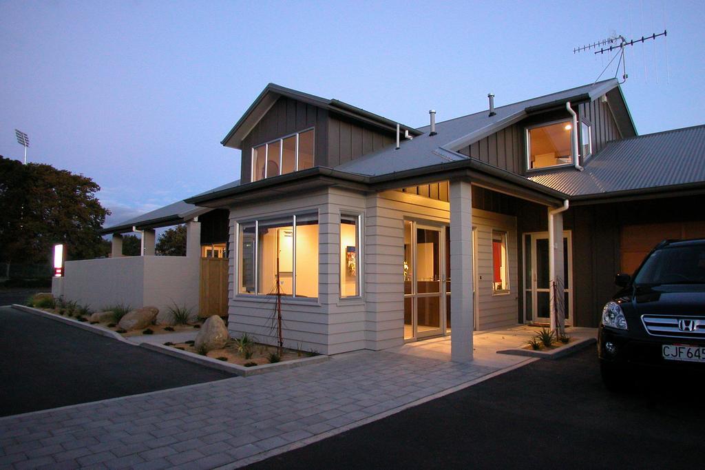 Arena Lodge Palmerston North Buitenkant foto