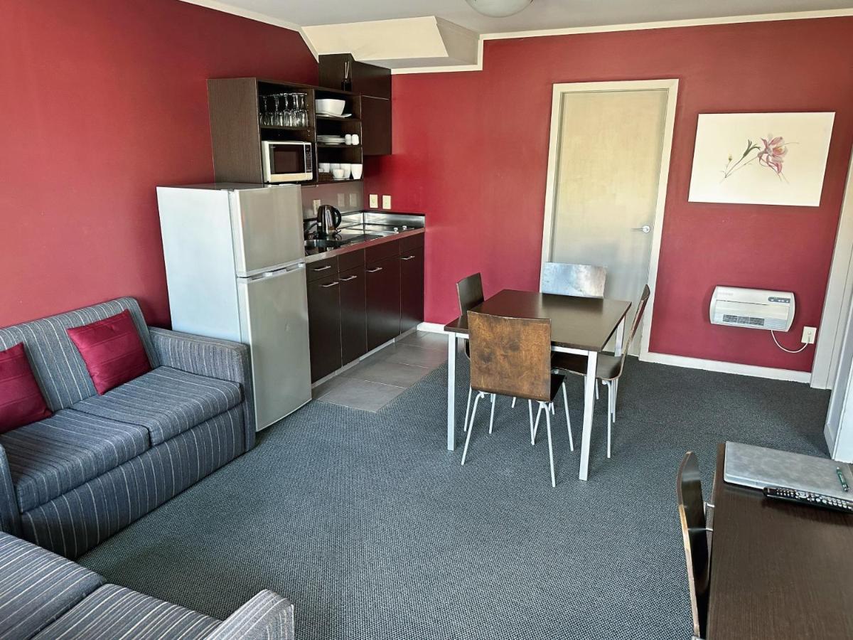 Arena Lodge Palmerston North Buitenkant foto