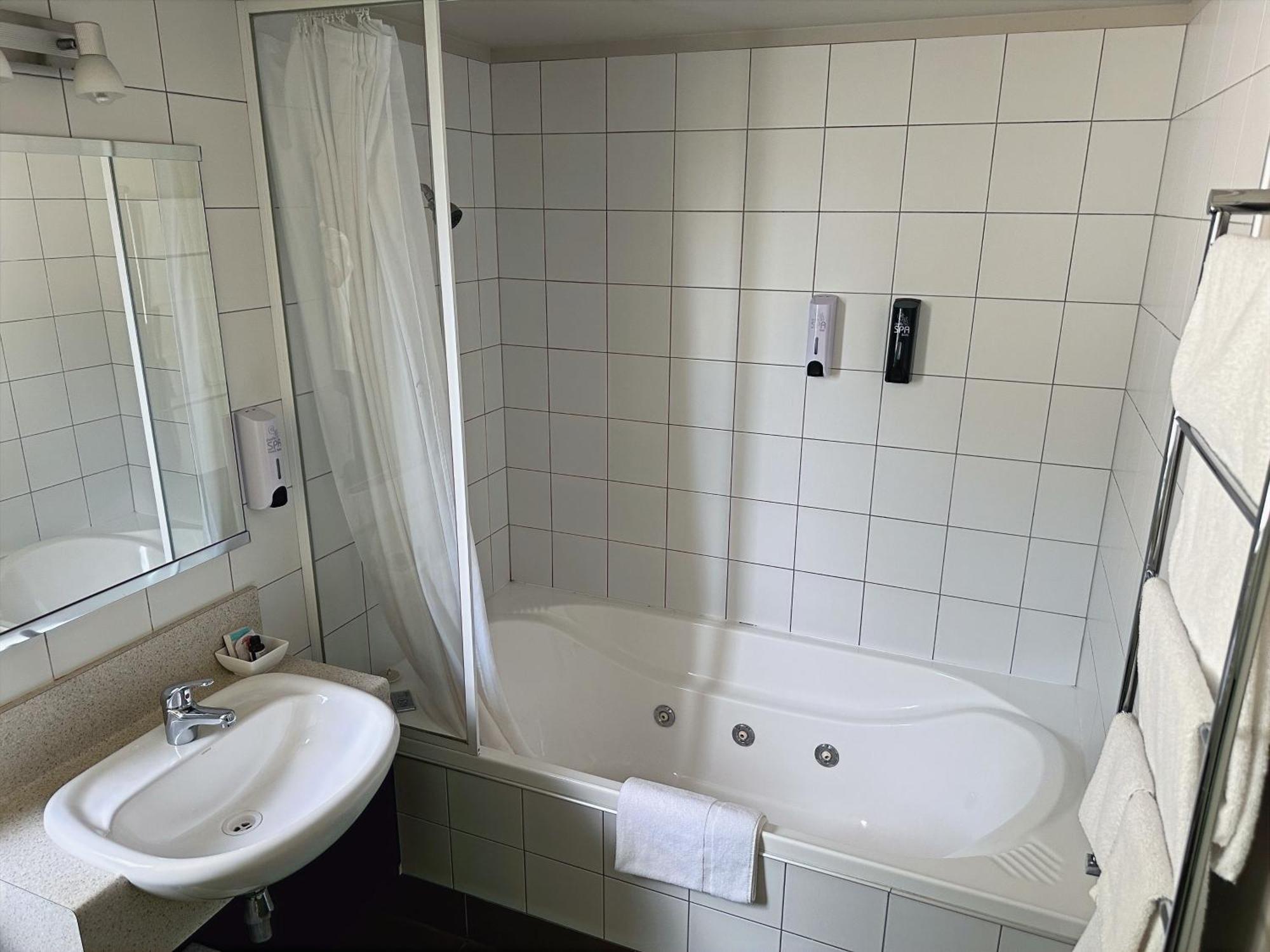 Arena Lodge Palmerston North Buitenkant foto