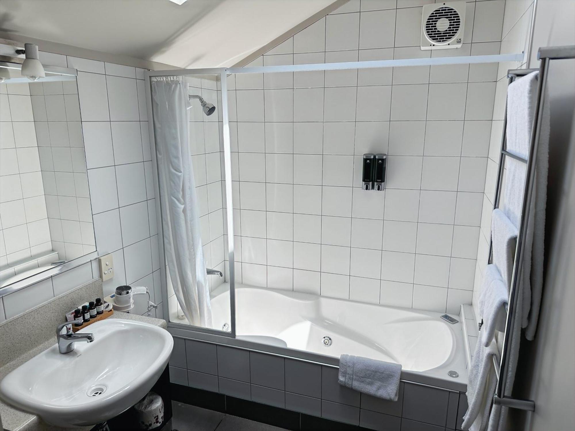 Arena Lodge Palmerston North Buitenkant foto