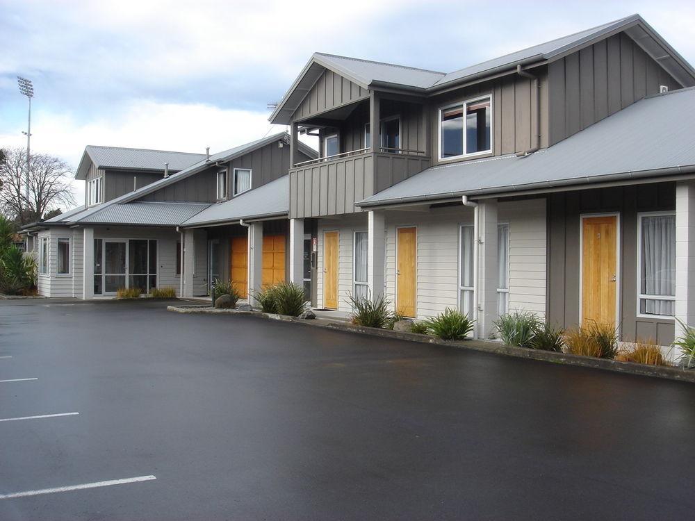 Arena Lodge Palmerston North Buitenkant foto